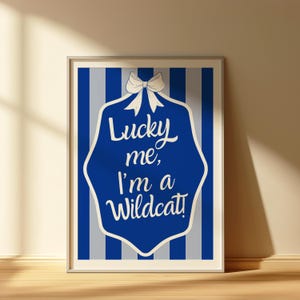 Wildkatzen 3:4 Digital Druck | DE | Trendy Bow Wandkunst | Blau + Weiß | Preppy Raum Dekor | Wohnung | Studentenwohnheim | Barwagen Art.-Nr