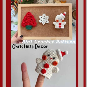 Puede incluir: Un patrón de crochet 3 en 1 para la decoración navideña. El patrón incluye un árbol de Navidad rojo y verde, un copo de nieve blanco y un muñeco de nieve blanco con un gorro rojo y botones rojos. El muñeco de nieve es un títere de dedo.