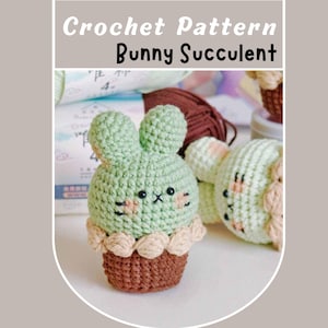 Puede incluir: Un suculento de conejito de crochet verde con maceta marrón. El conejito tiene una carita linda con mejillas rosadas y ojos negros. El suculento es una gran adición a cualquier decoración del hogar.