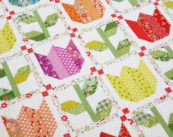 Tulip & Vine Quilt, Runner, Mini, and Wall Hanging QLD249 (PDF)