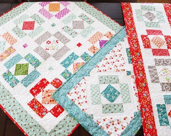 Simply Charming Table Topper + 2 Table Runners QLD187 (PDF)