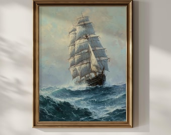 Puede incluir: Pintura enmarcada de un velero navegando por olas turbulentas de color azul oscuro. El barco tiene múltiples velas blancas y está situado contra un cielo nublado. El marco es de color dorado cálido.