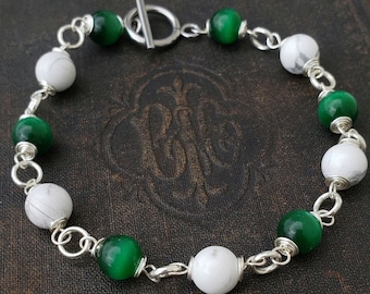 Howlite and Green Glass Bracelet