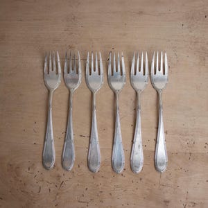Vintage Set of 6 Silver Plated Forks - Silverware