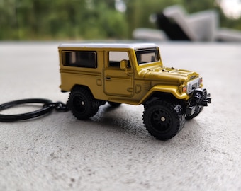Keyring Toyota Land cruiser FJ43 porte-clé Schlüsselring Llaverto Schlüsselanhänger key pendant sleutelhanger model car miniature gift
