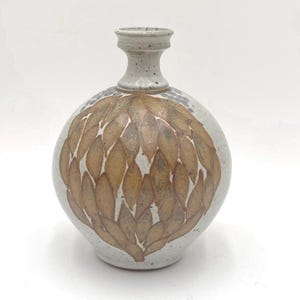 Handgemachte erdfarbene Keramik Vase: Signiertes Keramik Kunstwerk