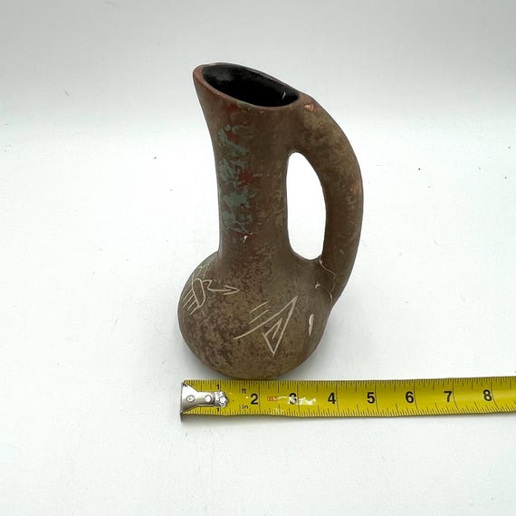 茶色　陶器　花瓶 　サイン付き ヴィンテージのサイン入りマイルズ・ロバーツ陶器花瓶：南西部の