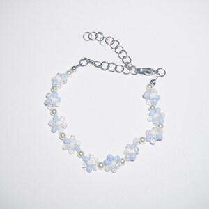 Beaded Flower Bracelet, Light Blue Beaded Flower Bracelet, Blue Floral Bracelet, Faux Pearl Bracelet, Aesthetic Bracelet, Gifts for Her