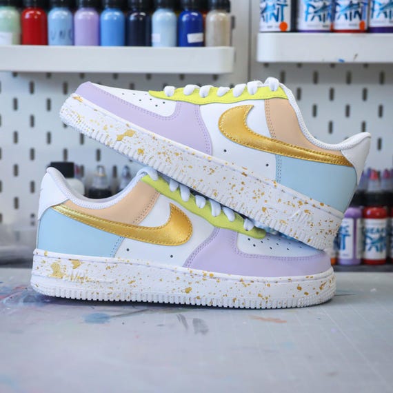 Zapatillas Air Force personalizadas con salpicaduras de oro y