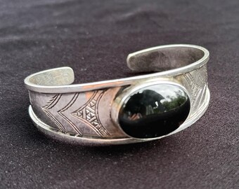 トゥアレグシルバー　オニキスブレスレット トゥアレグのシルバーとオニキスのカフブレスレット - Etsy 日本