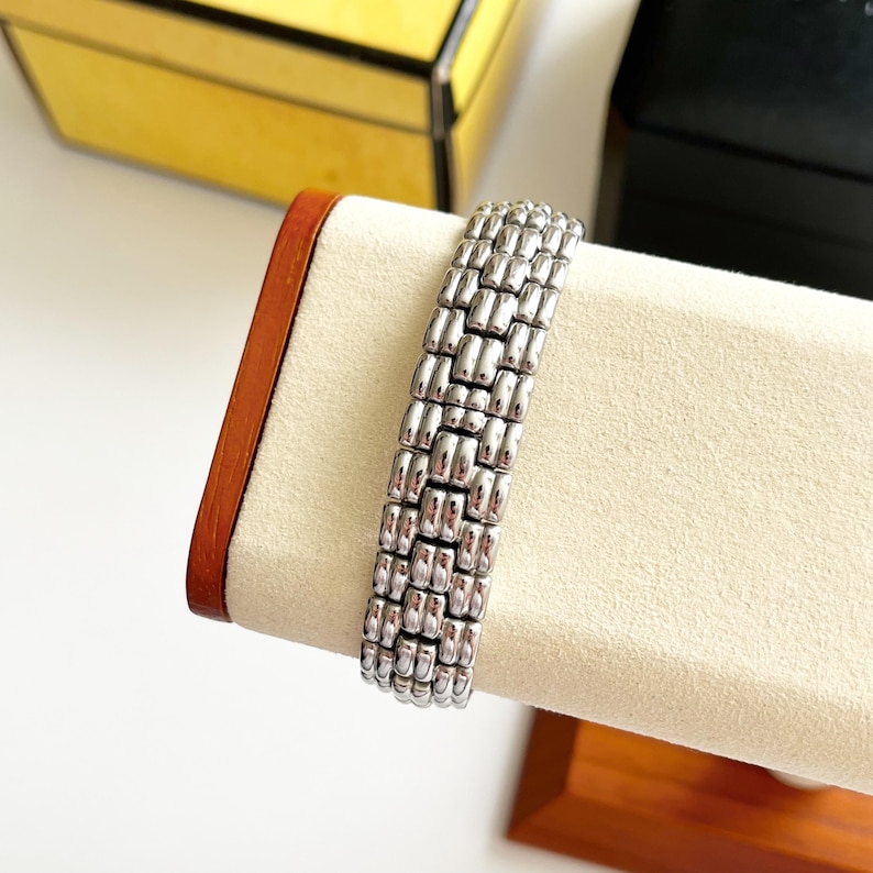 Vintage Fendi Silver Women’s Watch, Boxed Gift for Her, 18.5cm image 15