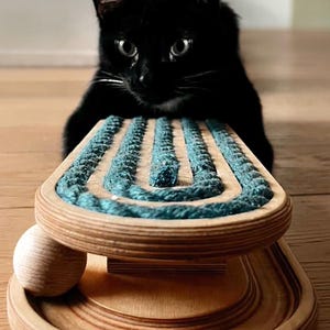 Interactive Floor Cat Scratcher: Jute Rope & Ball Toy