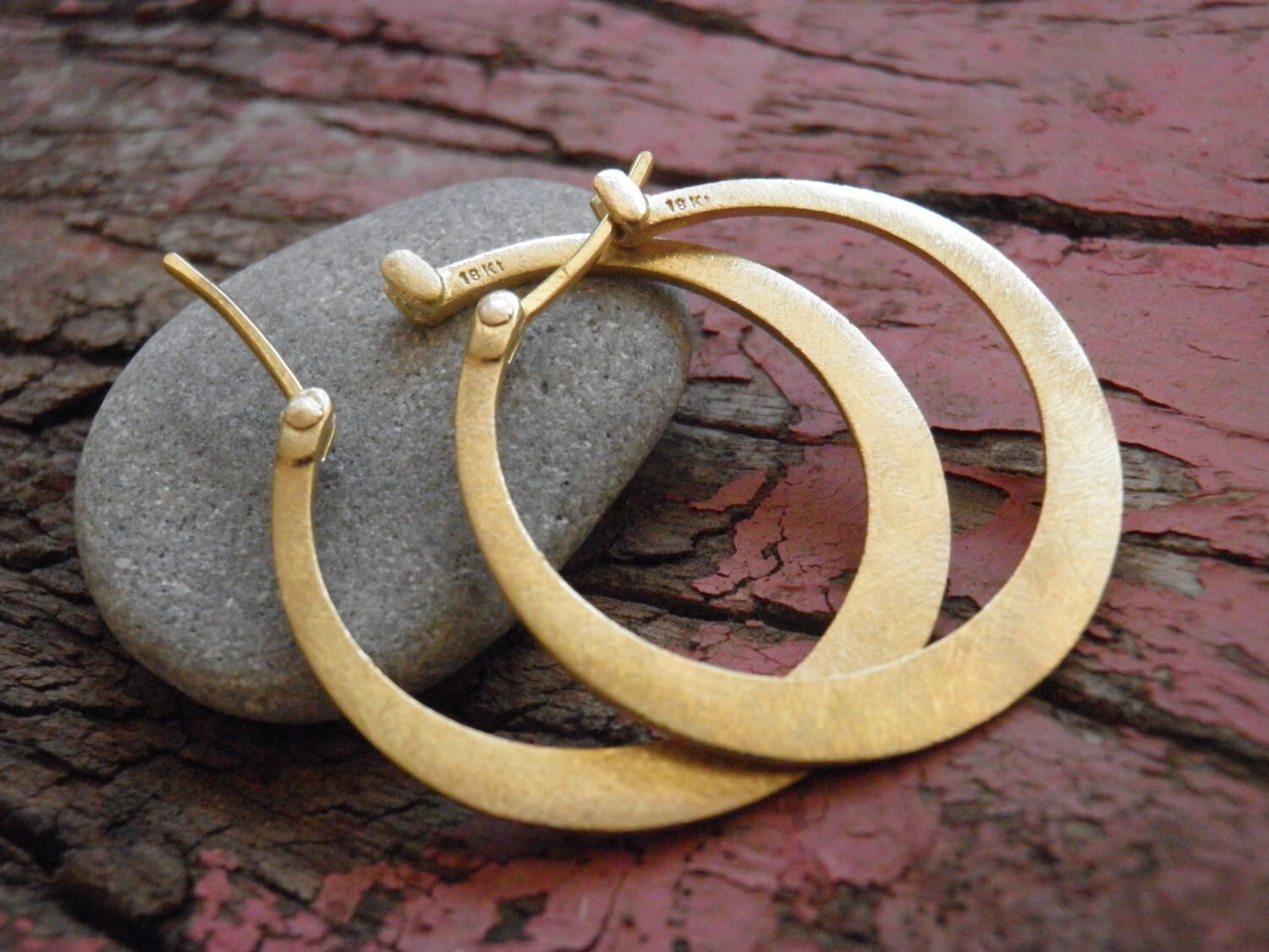 flat gold hoops
