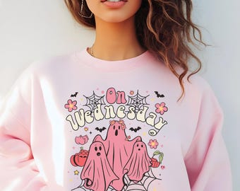 Felpa con cappuccio "Mercoledì indossiamo il rosa" / Trio di fantasmi di Halloween in rosa / Felpa con citazione del film "Mean Girls" / Regalo di Halloween per gli amanti del cinema