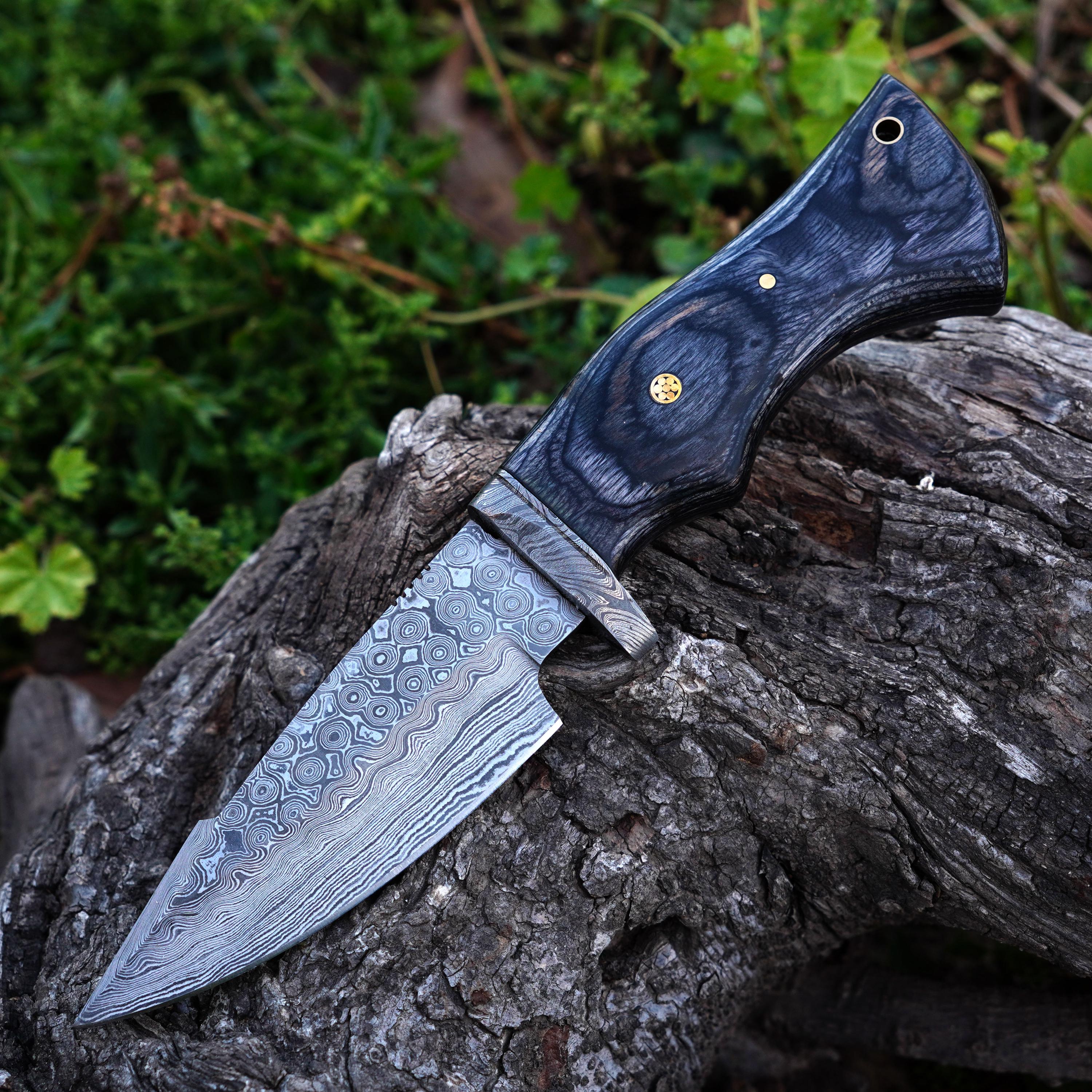Artisan Crafted Damascus Steel Belt Knife with Resin Grip main image 0