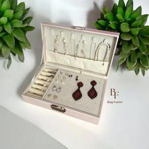 Grande boîte à bijoux personnalisée, organisateur de rangement de bijoux pour femme, organisateur de bijoux en cuir, cadeau de Noël, cadeau pour sa proposition de demoiselle d'honneur
