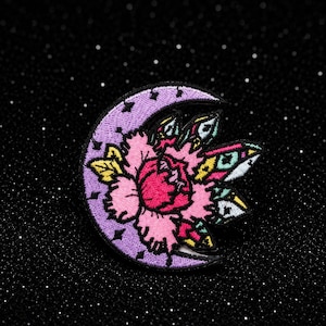 Floral Crescent Moon Patch 8x8 cm, Gothic Iron On Patch, Witchy Embroidered Patch, Celestial Moon Applique, Boho Jacket Patch Boho Vintage