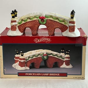 Vintage 1991/1992 Lemax Dickensvale Porcelain Lamp Bridge Christmas Village