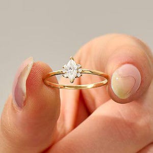 Marquise Moissanite Solitaire Ring – Minimalist Engagement Ring in Gold
