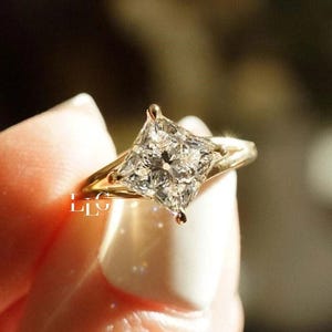 4.50 CT Princess-Cut Moissanite Engagement Ring – Modern Elegance with Bold Geometric Charm