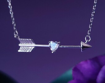Collar de flecha de Paedyn y Kai con licencia oficial de Powerless, productos de Powerless, Paedyn Gray, Kai Azer, collar de flecha delicado, de enemigos a amantes
