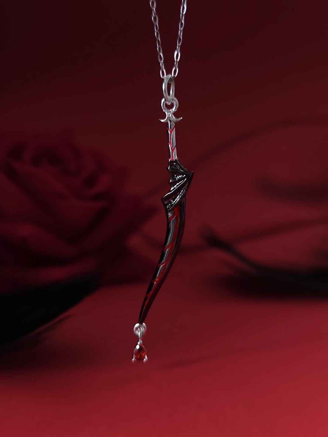 Crowns of Nyaxia Officially Licensed, Oraya Poisoned Dagger