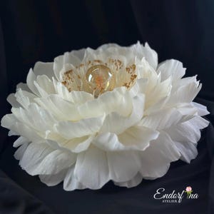 Regalo di San Valentino / Camera per ragazze / Eleganza e luce soffusa / Regalo romantico / Lampada floreale a LED fatta a mano / Ambiente accogliente