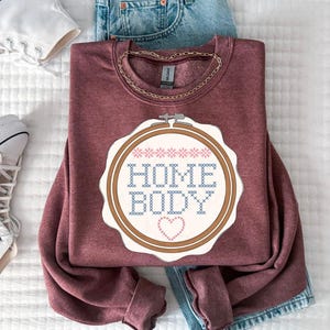 Homebody DTF Transfer, Thrifty DTF Transfers, Vintage inspiriert, Oma, Stockente, Quilten, fertig zum Pressen, Heat Transfer Bild 1