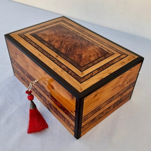 10 "x7" handgemachte Holz Schmuckschatulle aus Thuya Maser, abschließbare Holztruhe mit zwei Aufbewahrungsebenen, große Schmuckschatulle, Geschenkbox
