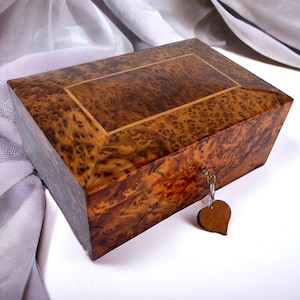 Große handgemachte Holz Schmuckschatulle 30cmx20cm aus Thuya Holz