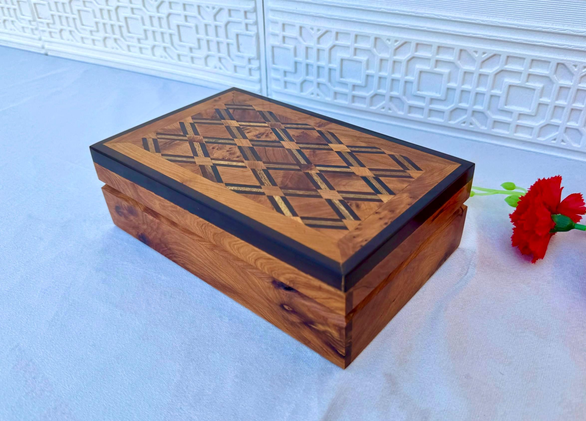 Boîte à Bijoux Artisanale En Loupe De Thuya - Occasion Bon État