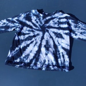 Tie Dyed Indigo Blue Spider Web Design Long Sleeve Cotton Adult Plus Size T Shirt In Stock and READY TO SHIP immagine 4