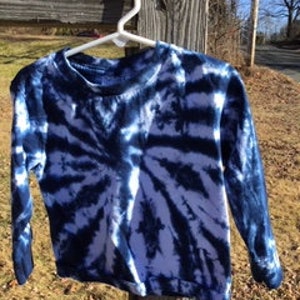Tie Dyed Indigo Blue Spider Web Design Long Sleeve Cotton Adult Plus Size T Shirt In Stock and READY TO SHIP immagine 1