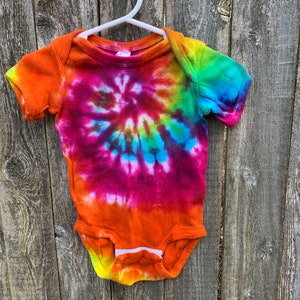 Tie Dyed Sunshine Rainbow Spiral Hippie Short Sleeve Cotton Onesie In Stock and READY TO SHIP zdjęcie 3