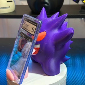 Suporte para cartas Gengar Pokémon, suporte para exibição Gengar fofo, suporte para cartas colecionáveis, decoração de mesa, presente para fãs de Pokémon