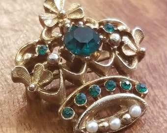 Vintage Irish Shamrock Crown Brooch Gold Tone Set With Faux Emerald Rhinestones & Pearls 1.25&quot;X1&quot;