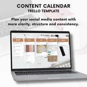 Op de afbeelding: Een laptop met een Trello-sjabloon voor een contentkalender. Het scherm toont een digitale werkruimte met verschillende kaarten. De tekst luidt "CONTENT CALENDAR TRELLO TEMPLATE" en "Plan uw social media content met meer helderheid, structuur en consistentie."