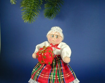 Mrs. Claus Clothespin Ornament Doll - Plaid Taffeta Dress