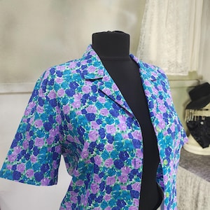 Vintage floral blouse, made in England, short sleeves, flower print