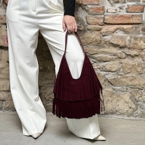 Borsa a tracolla con frange – Borsa morbida di ispirazione boho – Morbida pelle scamosciata vegana – Borsa a mano importante fatta a mano