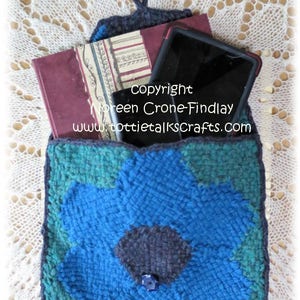 Hexagon Flower Clutch Bag Folder or Portfolio or Electronic Device Pouch to Weave on Hexagon Looms designed by Noreen Crone-Findlay image 4