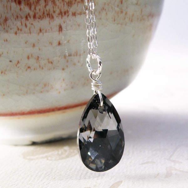 Black Diamond Teardrop ketting, Swarovski kristallen hanger, sterling zilver, houtskool grijs hematiet kristal, herfst sieraden, bruidsmeisje cadeau