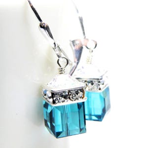 Donkerblauwe kristallen oorbellen, sterlingzilver of goudgevuld, London Blue Topaas Swarovski Cube Dangle-huwelijkssieraden, verjaardagscadeau december