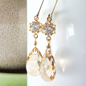 Orecchini pendenti a goccia con topazio giallo chiaro in oro riempito, fiore moderno con grafica lineare e cristalli Swarovski topazio, regalo di compleanno di novembre