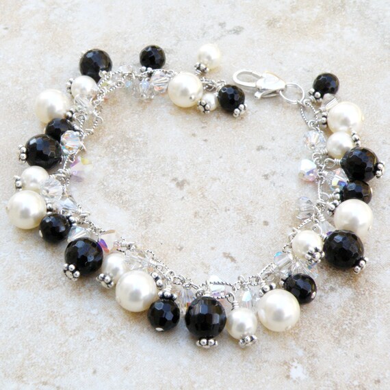 Elegant Black Onyx and White Pearl Cluster Bracelet in  display picture 1