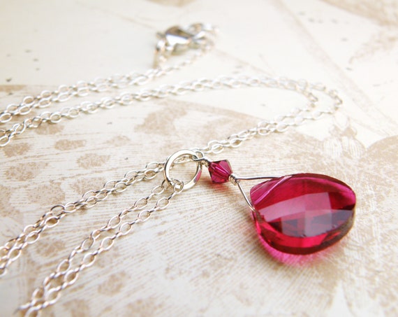 Swarovski(R) Crystal Passions Leaf Necklace Gold-filled with Teardrop Pendant Swarovski(R) Crystal Passions Leaf Necklace Gold-filled with Teardrop Pendant