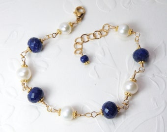 Pulseira de Safira Azul e Pérola, Banhada a Ouro, Gema Azul Marinho Natural com Pérolas Brancas, Pedra do Mês de Setembro - Presente de Aniversário
