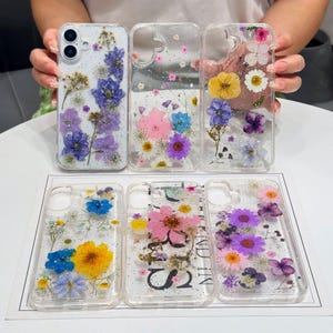 Handmade Real Dried Flower iPhone Case: Boho Floral Resin, Gold Flakes