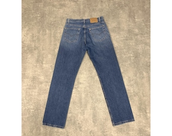 Levi’s 505 regular fit straight leg size 34/32 made in USA mens blue jeans