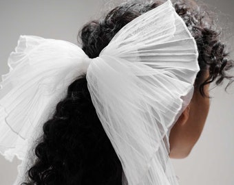 Pleated Tulle Wedding Hair Bow, Minimalistic Bridal Hair Bow, Modern Wedding Hair Accessory, Pleated Bridal Bow